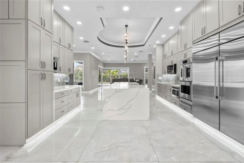 House in Windermere, Florida 7 bedrooms, 654.22 sq.m. № 2424336 - photo 9