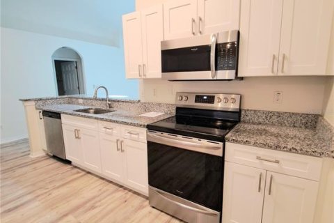 Купить виллу или дом в Палм-Кост, Флорида 3 комнаты, 155.98м2, № 1911580 - фото 8