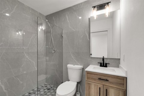House in Hallandale Beach, Florida 3 bedrooms, 107.02 sq.m. № 1737803 - photo 15