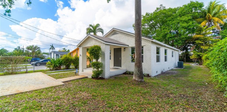 House in Hallandale Beach, Florida 3 bedrooms, 107.02 sq.m. № 1737803
