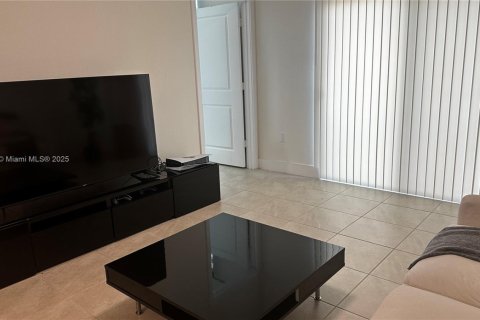 Copropriété à louer à Doral, Floride: 1 chambre, 68.56 m2 № 1932594 - photo 5