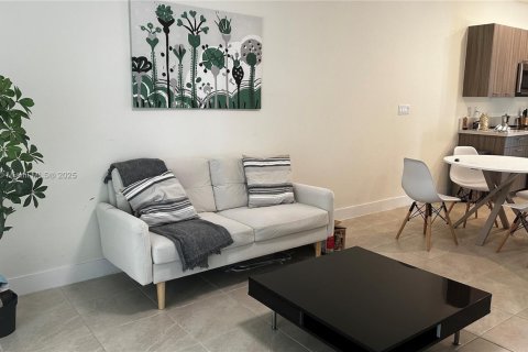 Copropriété à louer à Doral, Floride: 1 chambre, 68.56 m2 № 1932594 - photo 2