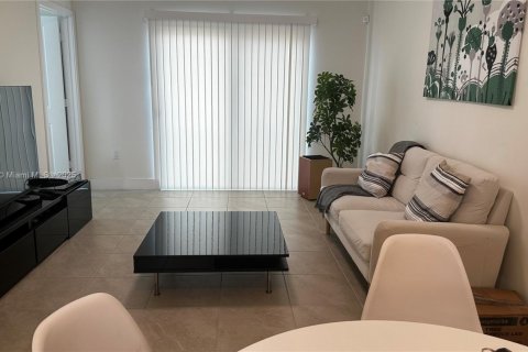 Copropriété à louer à Doral, Floride: 1 chambre, 68.56 m2 № 1932594 - photo 4