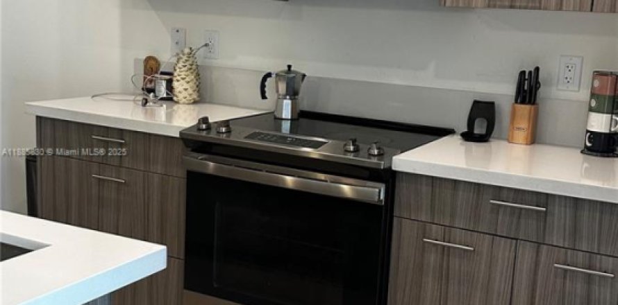 Condo à Doral, Floride, 1 chambre  № 1932594