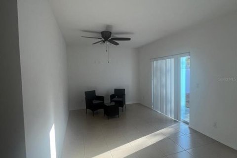 Casa en alquiler en Davenport, Florida, 3 dormitorios, 159.79 m2 № 1608753 - foto 8
