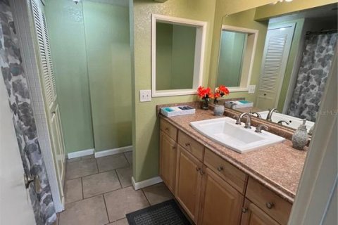 Купить кондоминиум в Клируотер, Флорида 6 комнат, 120.77м2, № 1546756 - фото 16