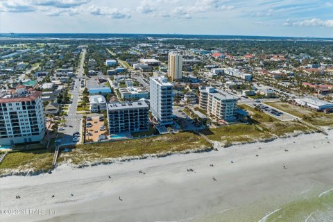 Condo in Jacksonville Beach, Florida, 3 bedrooms  № 801106 - photo 1