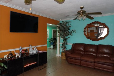 House in Tampa, Florida 7 bedrooms, 247.4 sq.m. № 2200560 - photo 7