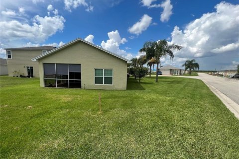 House in Sebring, Florida 2 bedrooms, 116.69 sq.m. № 1908512 - photo 24