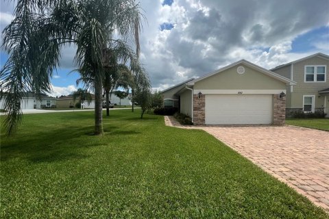 House in Sebring, Florida 2 bedrooms, 116.69 sq.m. № 1908512 - photo 1