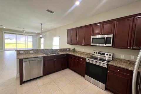 House in Sebring, Florida 2 bedrooms, 116.69 sq.m. № 1908512 - photo 5