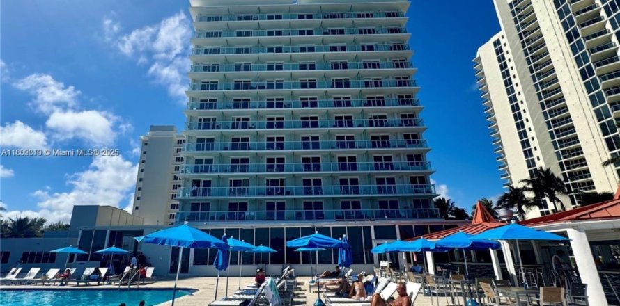 Studio à Condo à Sunny Isles Beach, Floride № 1814258