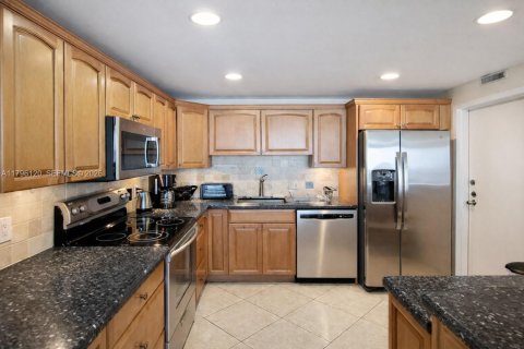 Condominio en alquiler en Hollywood, Florida, 1 dormitorio, 91.04 m2 № 2060171 - foto 6