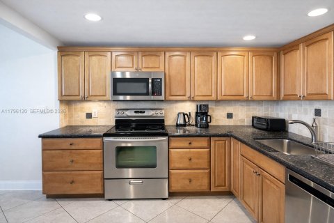 Condominio en alquiler en Hollywood, Florida, 1 dormitorio, 91.04 m2 № 2060171 - foto 7