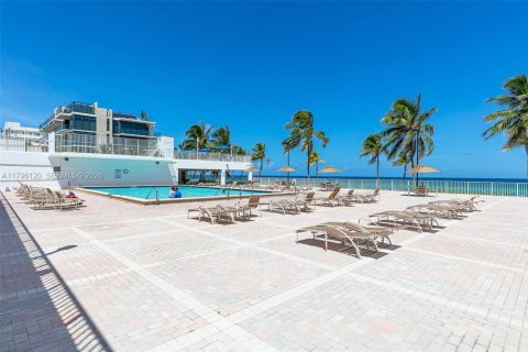 Condominio en alquiler en Hollywood, Florida, 1 dormitorio, 91.04 m2 № 2060171 - foto 22