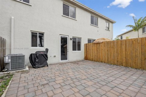 Townhouse in Miami Gardens, Florida 3 bedrooms, 141.58 sq.m. № 2041106 - photo 27