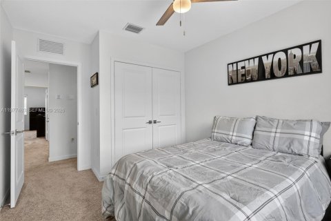 Townhouse in Miami Gardens, Florida 3 bedrooms, 141.58 sq.m. № 2041106 - photo 23