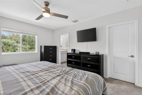 Townhouse in Miami Gardens, Florida 3 bedrooms, 141.58 sq.m. № 2041106 - photo 17