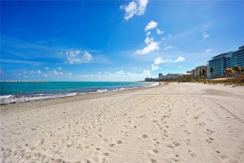 Condo in Key Biscayne, Florida, 3 bedrooms  № 1503801 - photo 2