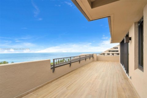 Condo in Key Biscayne, Florida, 3 bedrooms  № 1503801 - photo 9