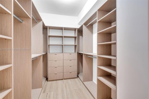 Condo in Key Biscayne, Florida, 3 bedrooms  № 1503801 - photo 13