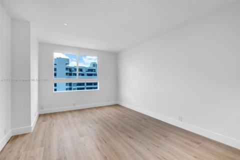 Condo in Key Biscayne, Florida, 3 bedrooms  № 1503801 - photo 17