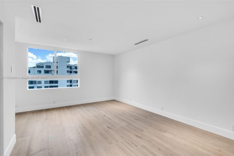 Condo in Key Biscayne, Florida, 3 bedrooms  № 1503801 - photo 23