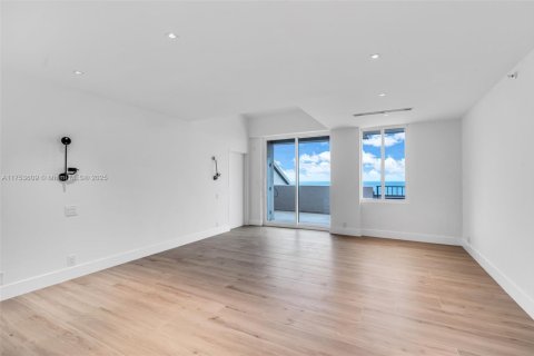Condo in Key Biscayne, Florida, 3 bedrooms  № 1503801 - photo 11