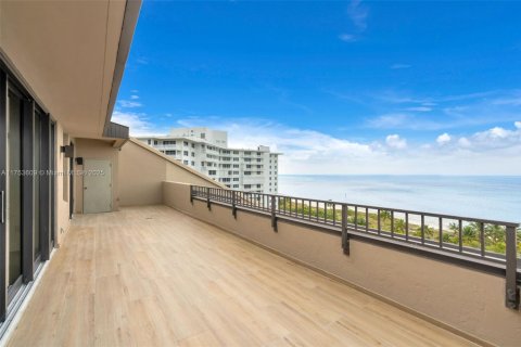 Condo in Key Biscayne, Florida, 3 bedrooms  № 1503801 - photo 10
