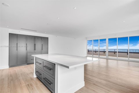 Condo in Key Biscayne, Florida, 3 bedrooms  № 1503801 - photo 3