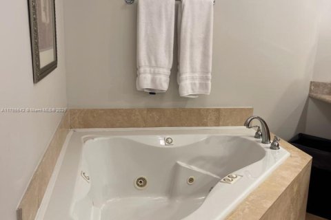 Copropriété à vendre à Aventura, Floride: 2 chambres, 140.1 m2 № 1942113 - photo 10