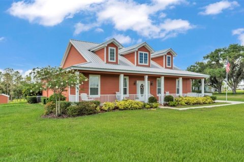 House in Fort Meade, Florida 3 bedrooms, 193.24 sq.m. № 1798512 - photo 1