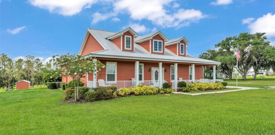 House in Fort Meade, Florida 3 bedrooms, 193.24 sq.m. № 1798512
