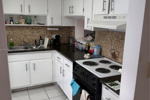 Купить кондоминиум в Майами, Флорида 1 спальня, 73.67м2, № 1860048 - фото 3