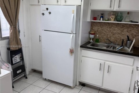 Купить кондоминиум в Майами, Флорида 1 спальня, 73.67м2, № 1860048 - фото 4
