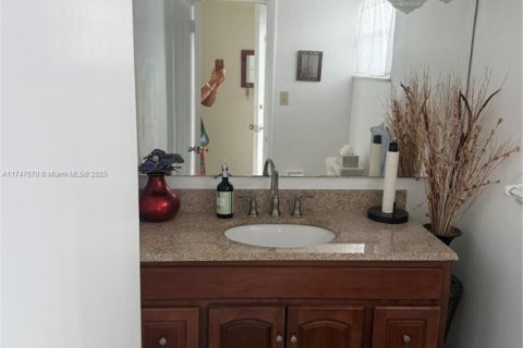 Купить кондоминиум в Майами, Флорида 1 спальня, 73.67м2, № 1860048 - фото 8