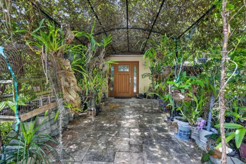 Купить виллу или дом в Лейк-Уорт, Флорида 11 комнат, 225.75м2, № 2088166 - фото 2