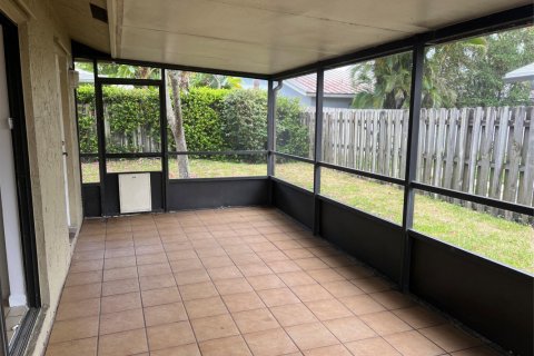 House in Boca Raton, Florida 3 bedrooms, 153.85 sq.m. № 1224871 - photo 1