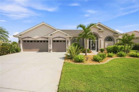 Villa ou maison à Sarasota, Floride 4 chambres, 236.99 m2 № 2375421