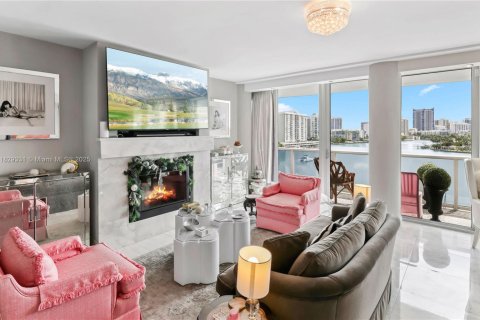 Condo in Miami Beach, Florida, 4 bedrooms  № 1802727 - photo 17