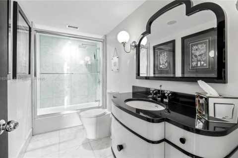 Condo in Miami Beach, Florida, 4 bedrooms  № 1802727 - photo 30