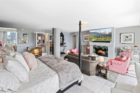 Condo in Miami Beach, Florida, 4 bedrooms  № 1802727 - photo 16