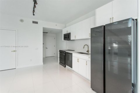 Copropriété à vendre à Miami, Floride: 2 chambres, 117.99 m2 № 1811250 - photo 6
