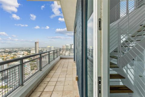 Copropriété à vendre à Miami, Floride: 2 chambres, 117.99 m2 № 1811250 - photo 23