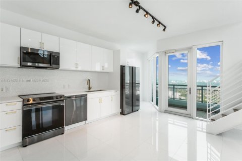 Copropriété à vendre à Miami, Floride: 2 chambres, 117.99 m2 № 1811250 - photo 3