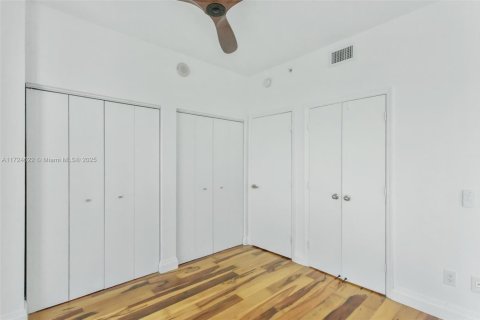 Copropriété à vendre à Miami, Floride: 2 chambres, 117.99 m2 № 1811250 - photo 16