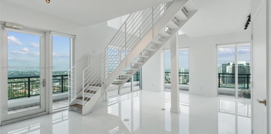 Condo à Miami, Floride, 2 chambres № 1811250