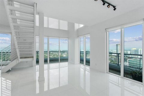 Copropriété à vendre à Miami, Floride: 2 chambres, 117.99 m2 № 1811250 - photo 7