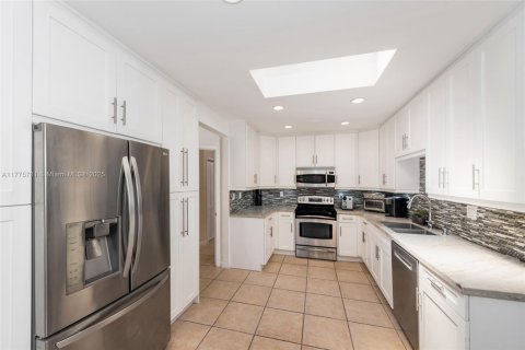 Villa ou maison à vendre à Key Biscayne, Floride: 5 chambres, 306.3 m2 № 1868238 - photo 8