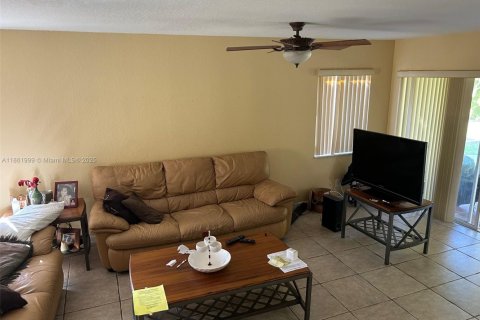 Casa en venta en West Palm Beach, Florida, 3 dormitorios, 151.15 m2 № 1933574 - foto 9